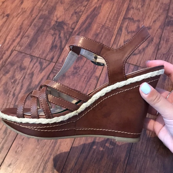 platform heels - Picture 7 of 11